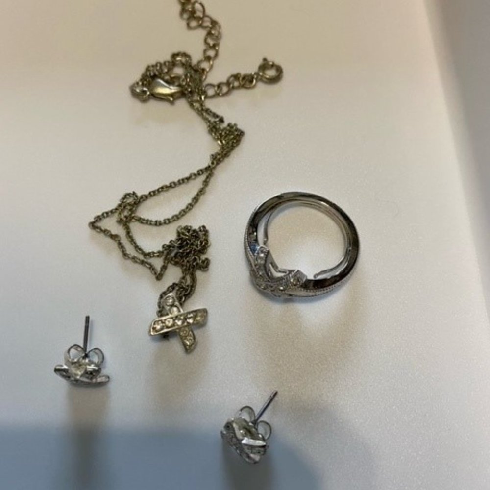AVON Jewelry Breast Cancer Awareness